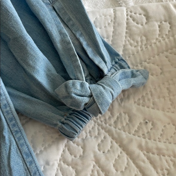 Vineyard Vines off shoulder Jean top - Picture 2 of 4